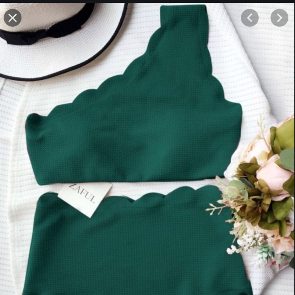 Bikini Set - Picture 2 of 8